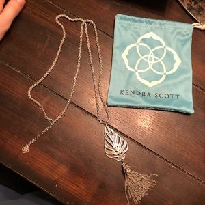 Kendra Scott Long leaf necklace
